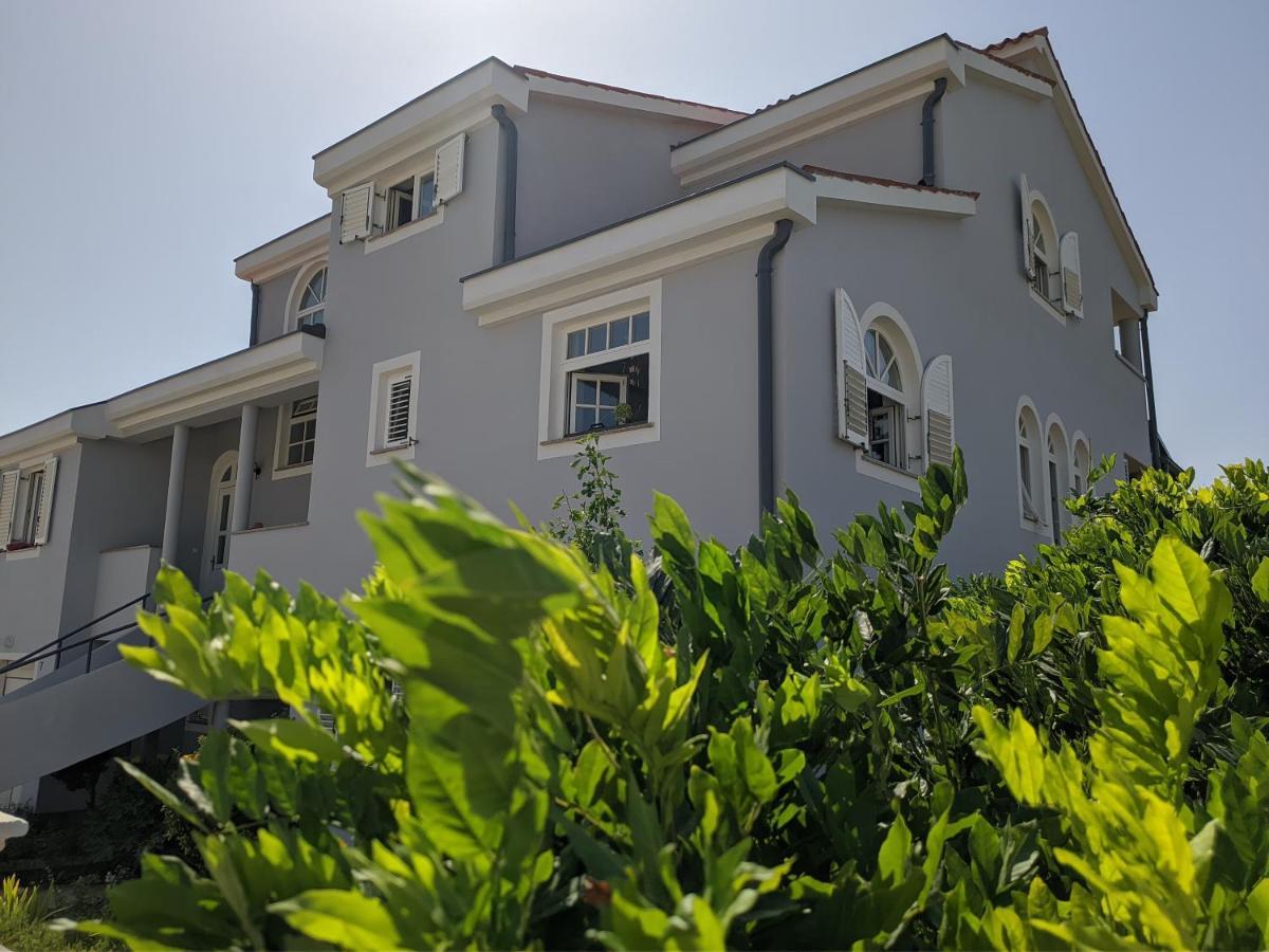 Villa Triton Vinkuran Exterior photo